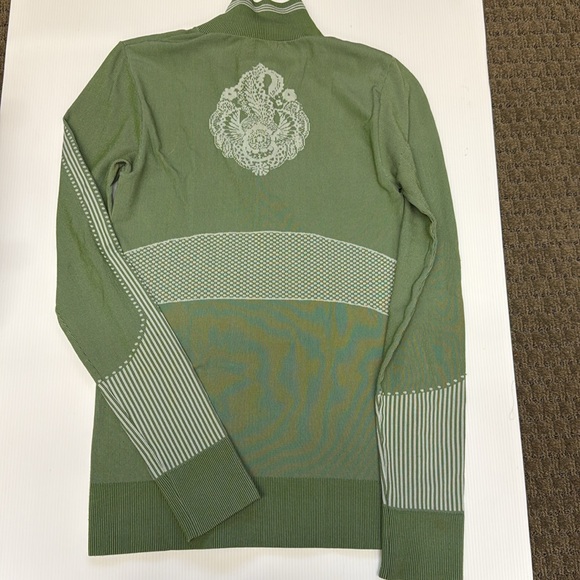 Vintage Athleta Partial Zip Green and White Yoga Top  - size Small - Picture 6 of 11